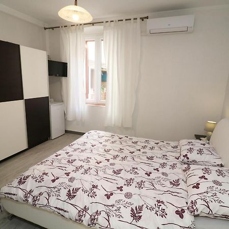 Old Town Rooms And Apartment Porec Exterior photo