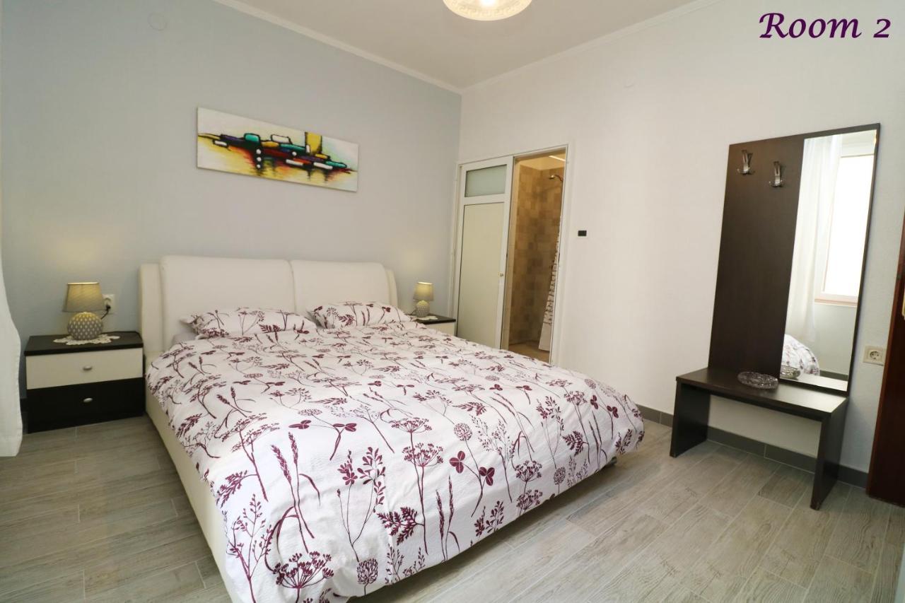 Old Town Rooms And Apartment Porec Exterior photo