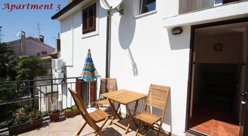 Old Town Rooms And Apartment Porec Exterior photo