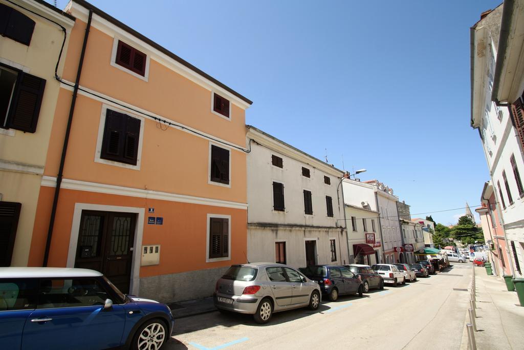 Old Town Rooms And Apartment Porec Exterior photo