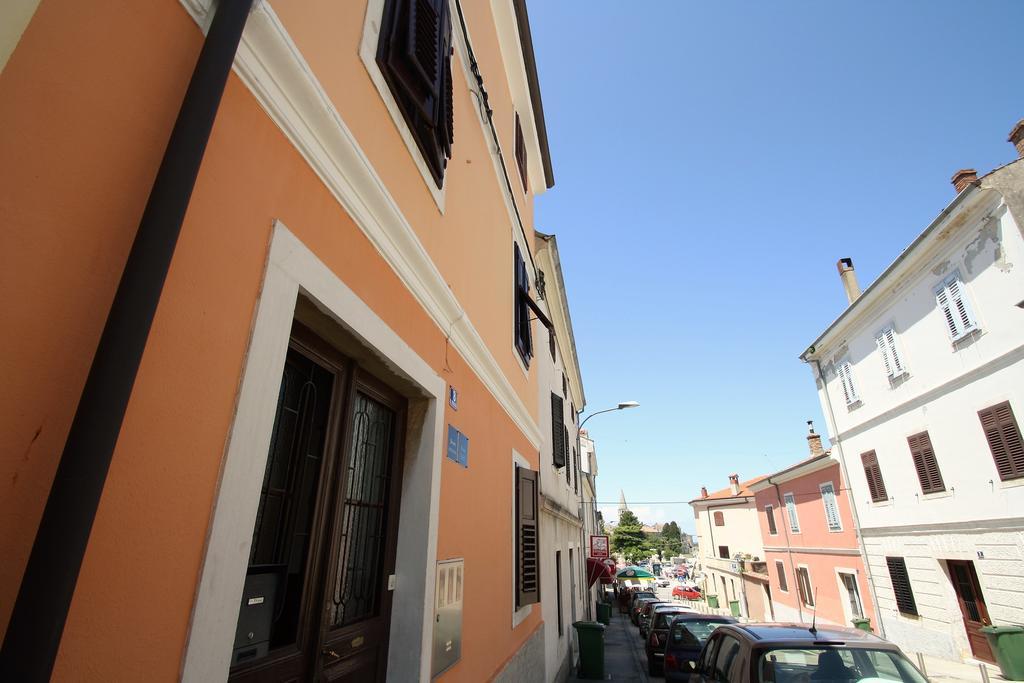 Old Town Rooms And Apartment Porec Exterior photo